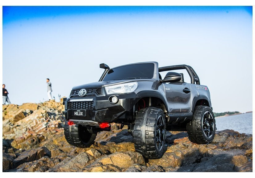 Electric Ride On Car Toyota Hilux White - image 7