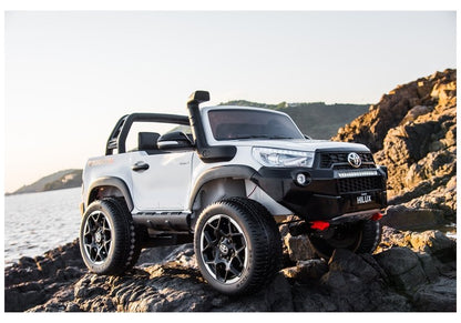 Electric Ride On Car Toyota Hilux White - image 8